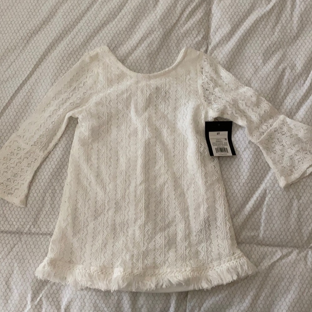 ❌SOLD❌3/$15 NWT White lace dress with flare sleeves